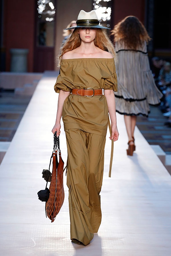 عرض Sonia Rykiel لربيع وصيف 2017 من باريس