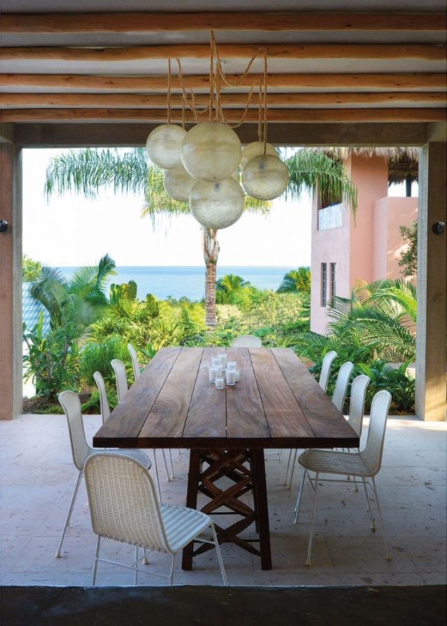 ركن الطعام بـ«أثاثه» البسيط