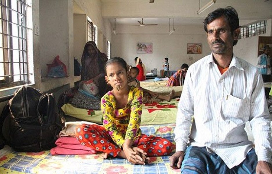 مرض هذه الفتاة يصيب شخصاً من مليون.. لن تصدقوا ما يحدث لها