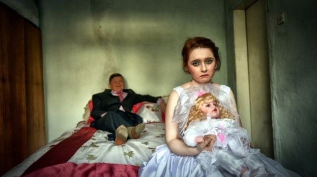 طفلة في الثامنة من عمرها تموت بعد دقائق من ليلة الزفاف.. اليكم قصتها!