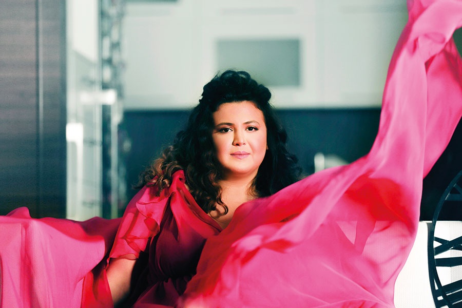 إيفون الهاشم: هذه الصورة لا تشبهني