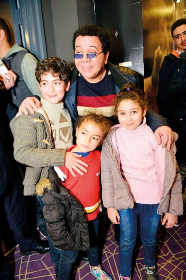 أحمد آدم والمعجبون من الاطفال