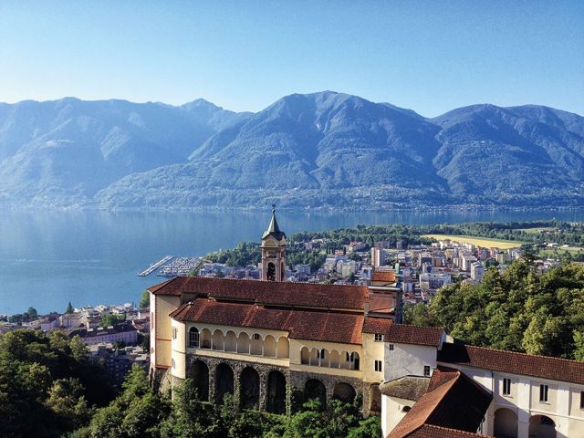 لوكارنو رومانسية سويسرية بنكهة إيطالية