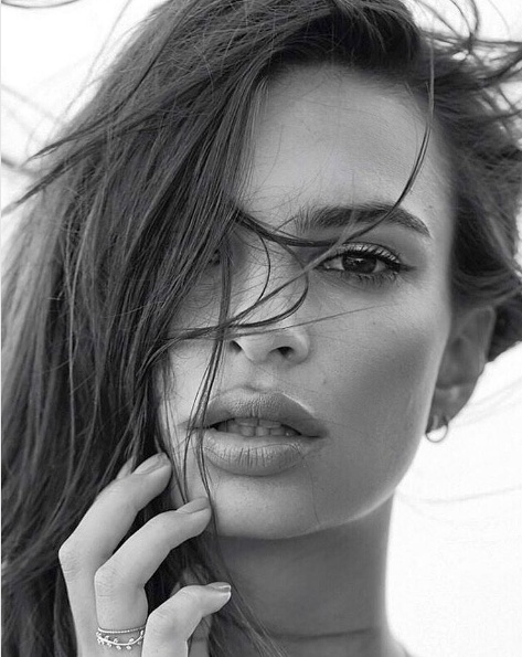 بالصور - هذه ليست نادين نسيب نجيم...تعرّفوا على شبيهتها الجديدة!