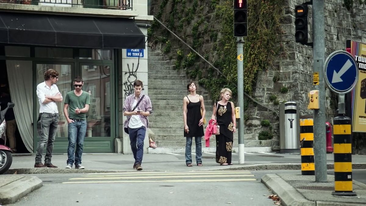 بالفيديو - شاهدوا كيف انتهت حياة هذا الشاب بطريقة مروّعة... والسبب أمر لا تتوقفون عن القيام به!