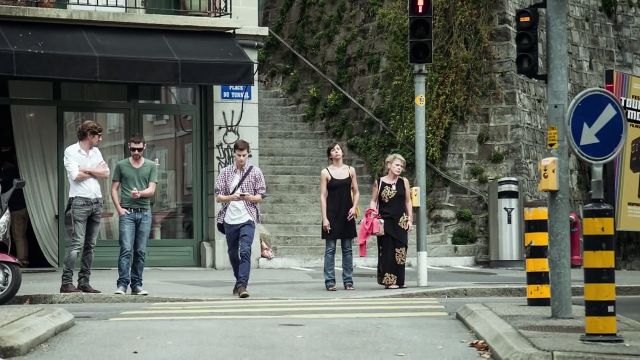 بالفيديو - شاهدوا كيف انتهت حياة هذا الشاب بطريقة مروّعة... والسبب أمر لا تتوقفون عن القيام به!