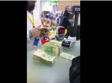 بالفيديو - سعودي يوثق خداع المتسولين.. ولن تصدقوا دخلهم اليومي!!