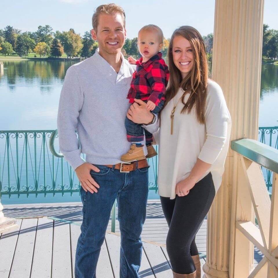 فيدو مؤثر جداً - شاهدوا ردّ فعل رجل لا يُبصر حين رأى وجه زوجته للمرة الأولى...