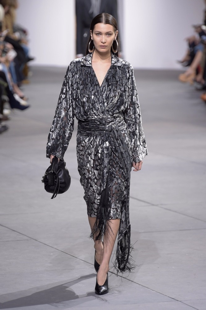 مجموعة Micheal Kors لخريف 2017-2018 لامرأة ذات سلطة ولصاحبات الوزن الزائد