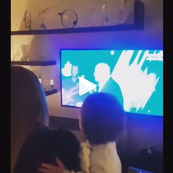 بالفيديو - لن تصدقوا رد فعل ابن رامي عيّاش حين شاهد والده للمرة الأولى على التلفاز!