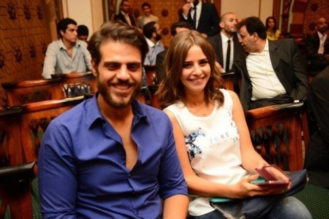 علامات استفهام كثيرة حول علاقة إيمان العاصي وخطيبها.. ما القصة؟