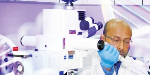 38 مصاباً بالسرطان في المملكة يومياً.. وباحث سعودي يعالجهم بـ«الذهب»