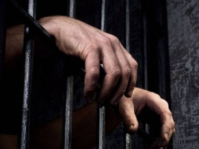 إندونيسيا توقف 120 سعودياً.. والسفارة: 