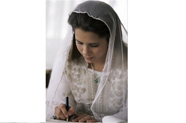 بالصور النادرة من الذاكرة - عقد قران الشيخ محمد بن راشد على الأميرة هيا بنت الحسين.. و