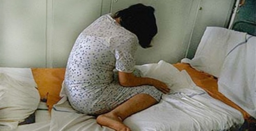 حدثان وعمهما يهتكون عرض فتاة في الإمارات مقابل جوال لم تحصل عليه!