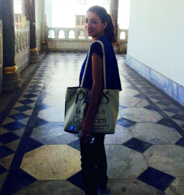 الحياة هي الأمل. فلأننا نعيش، نحن محكومون بهذا الشعور الذي يجعلنا دائماً نمضي، مبتسمين، إلى فضاء أكثر اتساعاً من فضائنا.