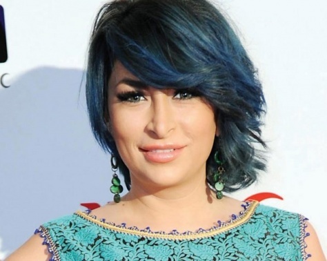 بالفيديو- ديما بياعة بشعرٍ أشقر وكيرلي!! شكلها مثل نجمات السبعينات