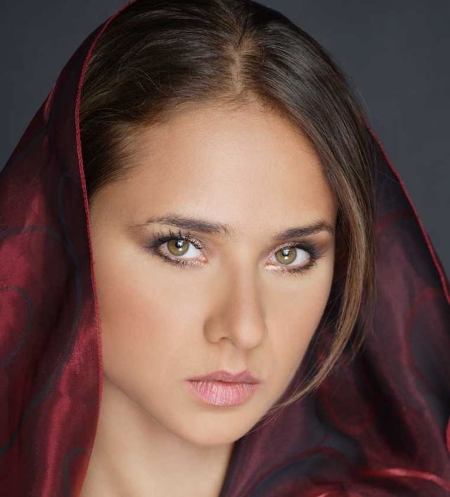 الصورة الاولى لنيللي كريم على سرير المرض