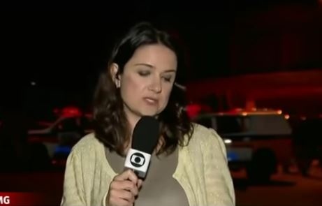 بالفيديو - لحظة تعرض مراسلة للضرب على الهواء!!