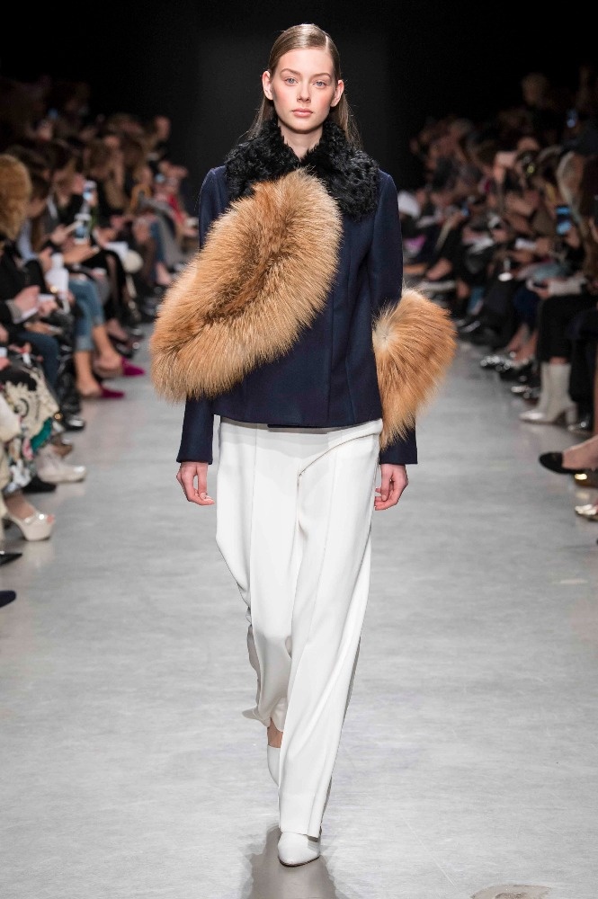 مجموعة Guy Laroche مستوحاة من أناقة الدار نفسها