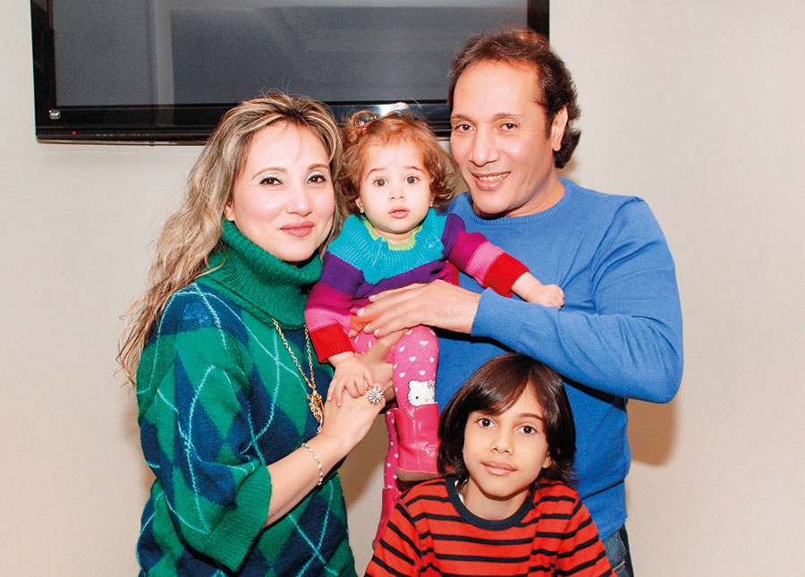 علي الحجار: زوجتي تعلم أنني متزوج بغيرها...