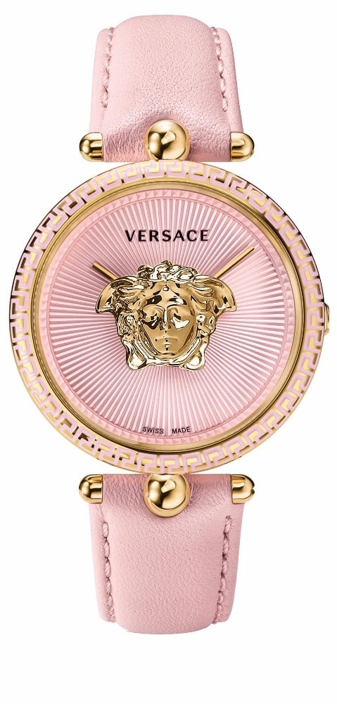 ساعة من Versace