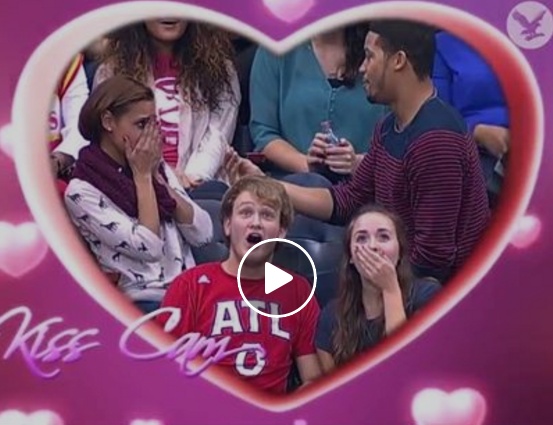 بالفيديو - أسوأ طلب زواج في العالم.. لن تصدقوا ما حصل!!