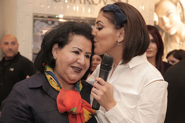 دار سواروفسكي تحتفل بيوم الأمّ في الكويت بالتعاون مع دانا الطويرش