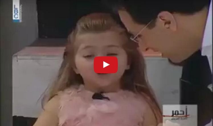 بالفيديو- شاهدوا أم لسان طويل واضحكوا من قلبكم