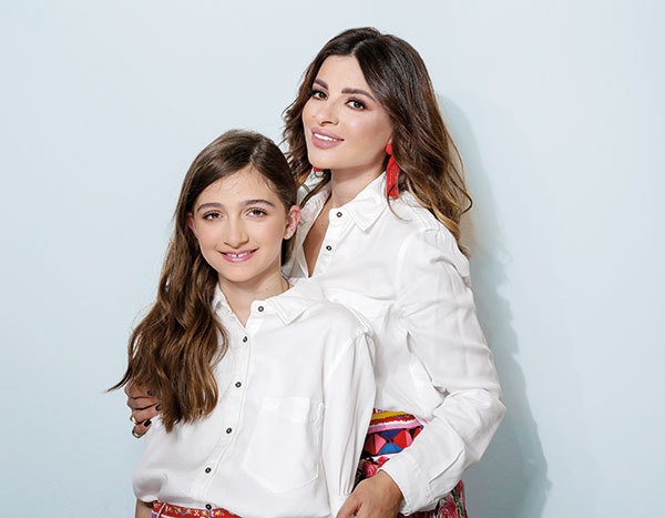 فاجئي ابنتك بطلّة مميزة يوم الأم