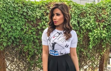 بالفيديو - ابنة مهيرة عبدالعزيز تقتحم الاستديو.. شاهدوا رد فعلها وهل تشبهها!؟