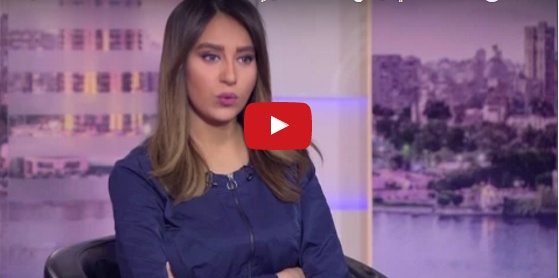 بالفيديو - مذيع mbc ينهار بالبكاء وزميلته تواسيه بسبب امه الراحلة