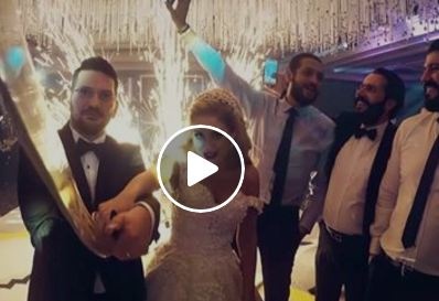 بالفيديو- الجمهور يتذكر زفاف المخرج تامر إسحاق الملكي...باسم ياخور هو الاشبين