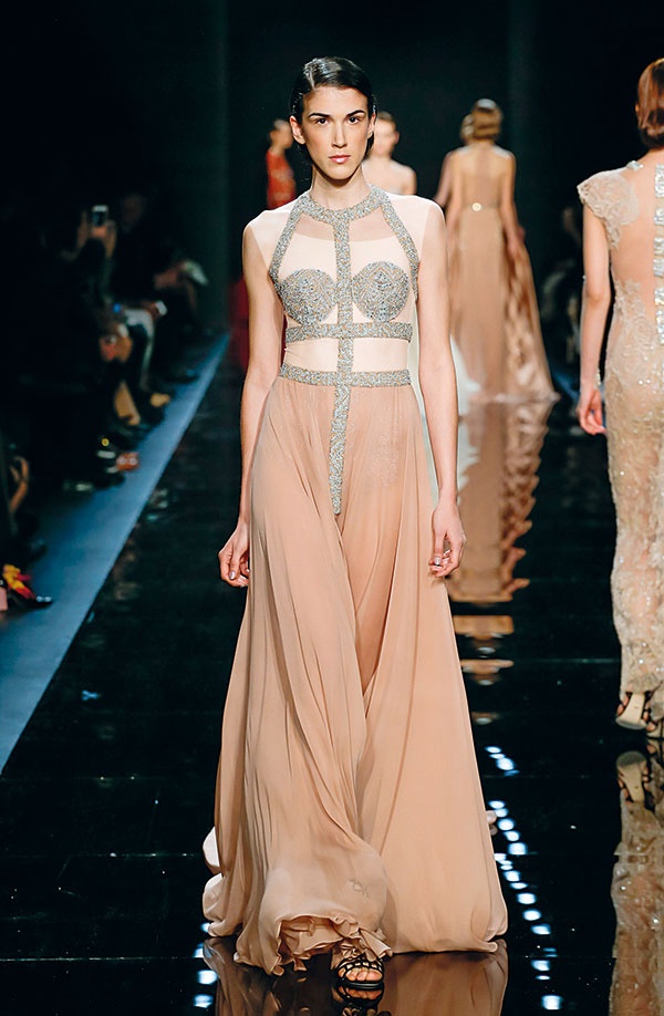 فستان ليلى بن خليفة من تصميم ريم عكرا 