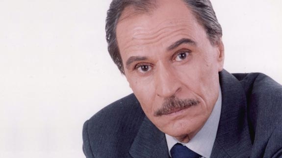 عزت العلايلي يتوقف عن التصوير بسبب زوجته.. ما القصة!؟