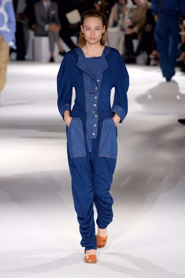 هذه هي تصاميم الدنيم التي عَلَيْكِ إضافتها إلى خزانتك!