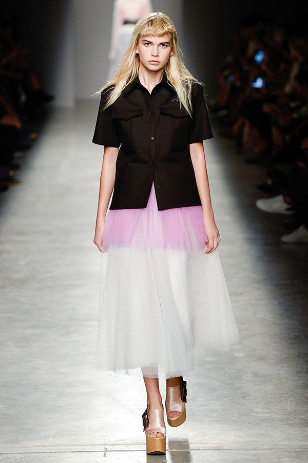 Rochas... أزياء باريس لربيع وصيف 2017