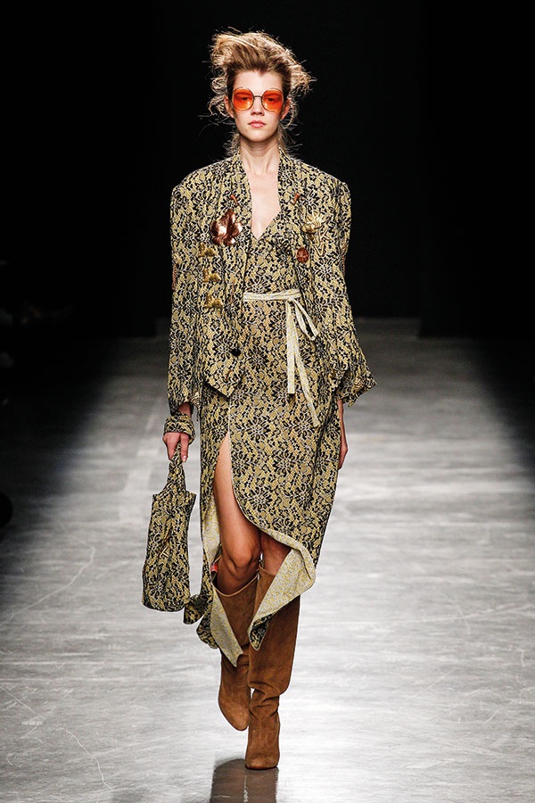 Vivienne Westwood... أزياء باريس لربيع وصيف2017