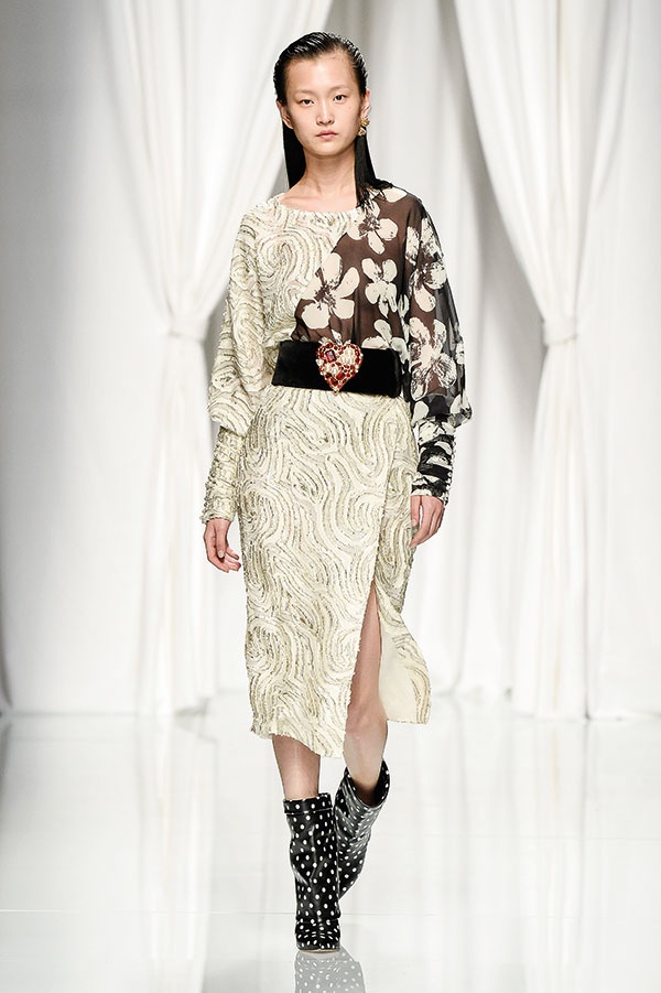 Emanuel Ungaro... أزياء باريس لربيع وصيف2017