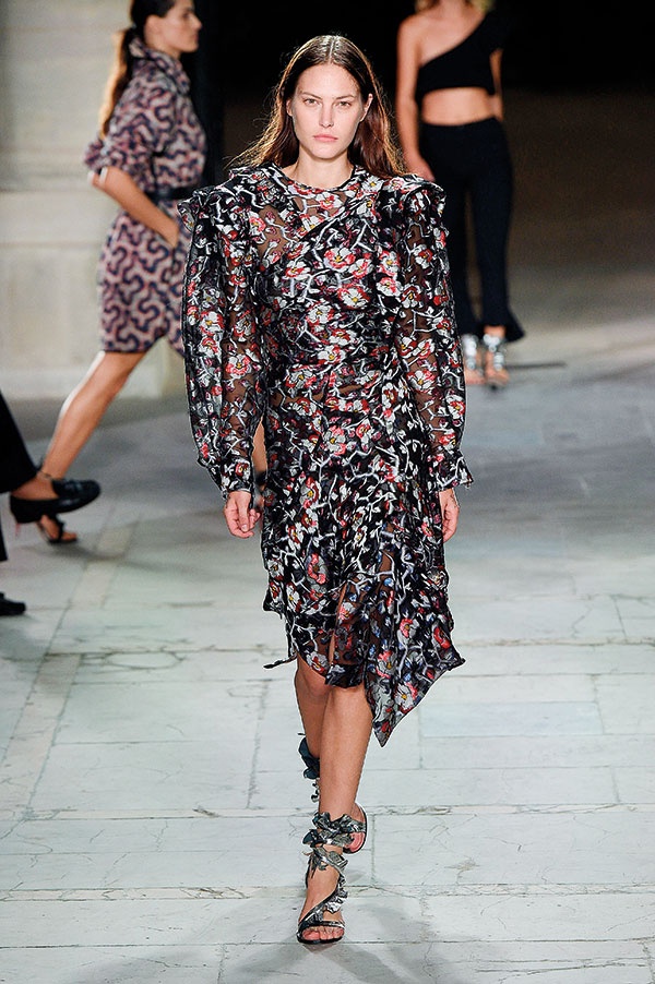 Isabel Marant
 ...أزياء باريس لربيع وصيف2017