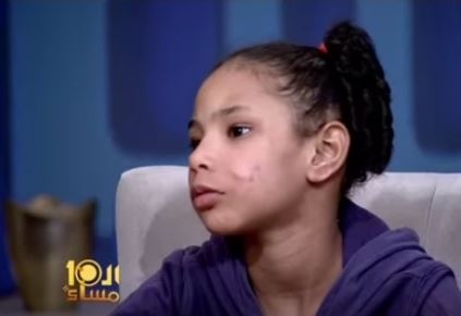 بالفيديو - قضية تهز الشارع المصري.. طفلة تتحدث عن تفاصيل تعذيب والدتها لها!!
