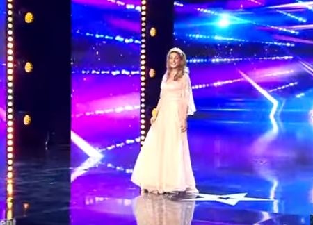 بالفيديو - شابة جميلة تشعل مسرح Arabs Got Talent بموهبتها الغريبة.. شاهدوا كم تشبه سيلين ديون!