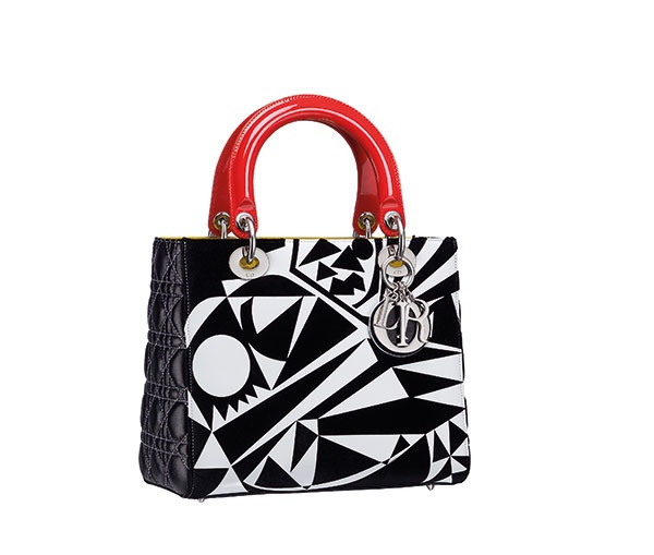 Editor's pick... تلبية لذوقك الراقي اخترنا قطعاً مفضّلة من أزياء الموسم وأكسسواراته