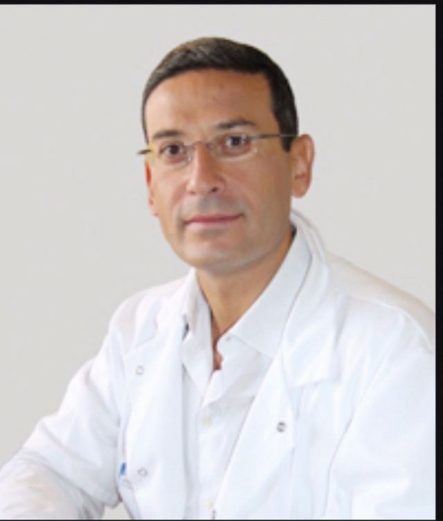 ب. حسين الحسيني