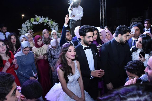 صور جديدة من حفلة زفاف كارمن سليمان.. شاهدوا روعة فستانها