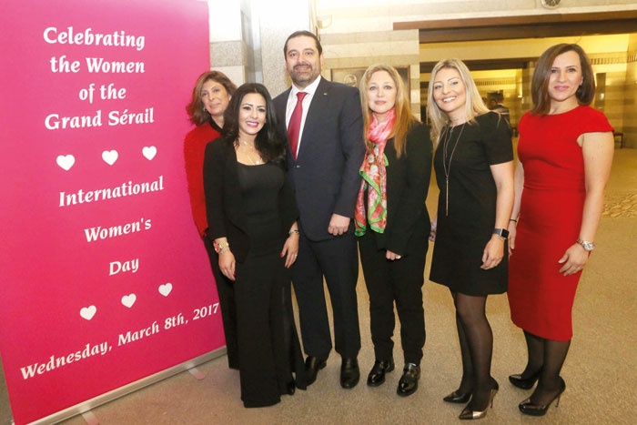 السراي الحكومي يحتفي بالإعلاميات والموظفات