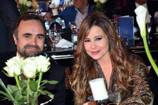 بالصور - كارول سماحة للمرة الأولى مع ابنة زوجها المصري الشابة... تعرفوا إليها!