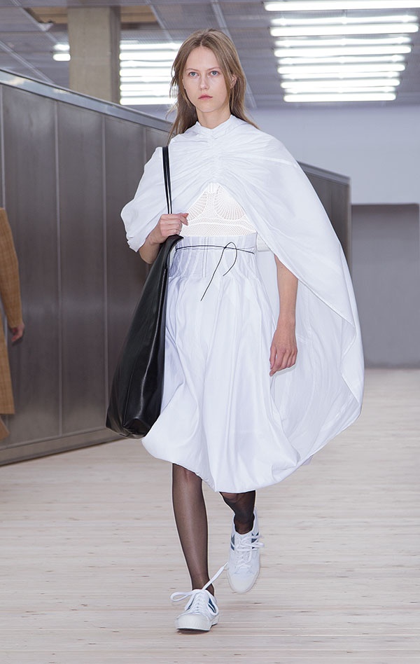 مجموعة صيف 2017 من Celine بساطة وحيوية