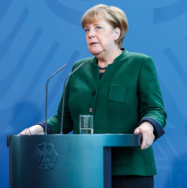 أنغيلا ميركل: المرأة القوية... ضعيفة جداً