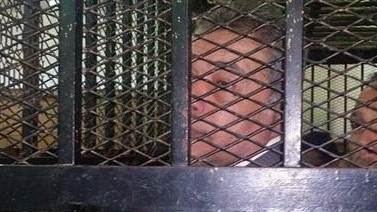 إعلامي مصري شهير في السجن.. من هو وهذا ما فعلته والدته؟